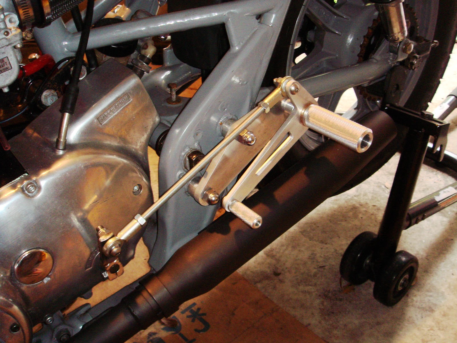 XS650 Cafe Racer Rear sets Return of the Cafe Racers