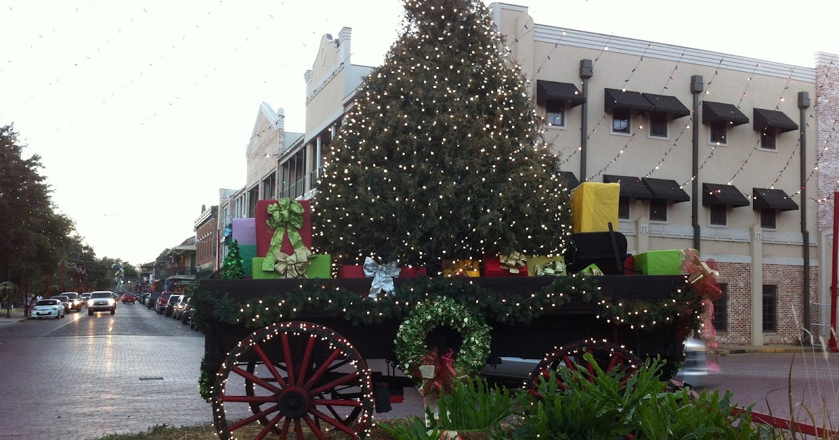 Louisiana Tourister Christmas Lights in Natchitoches, LA