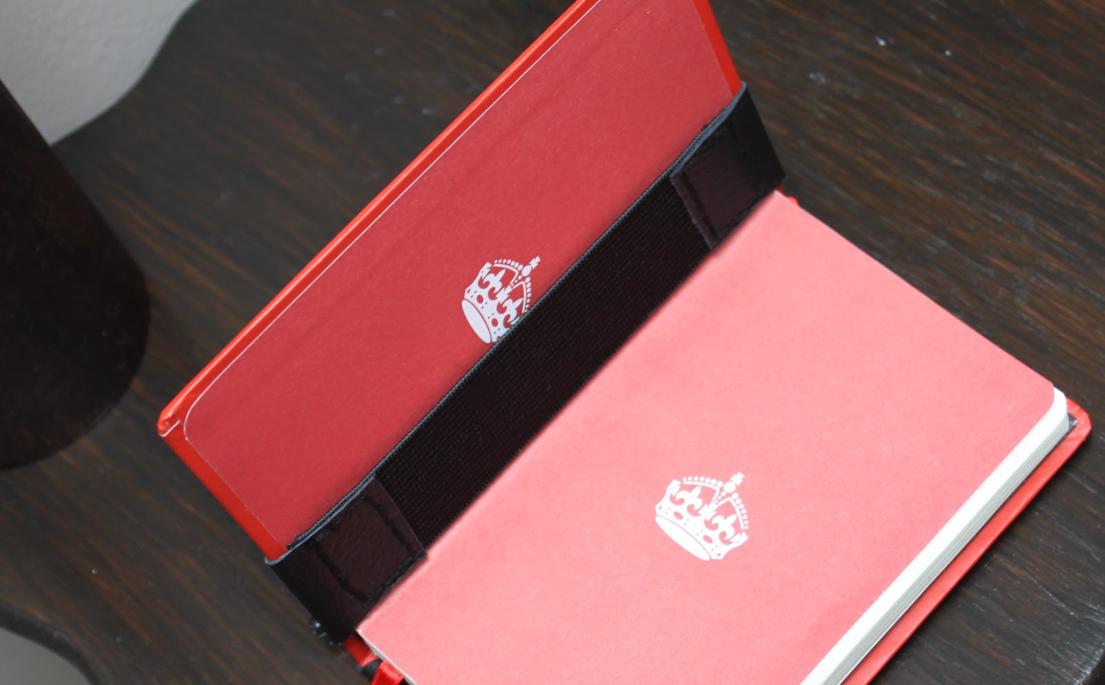 Handmade Leather Products Single Pen Holder for A6 (Moleskine) Notebook