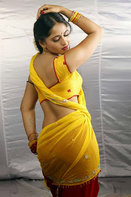 Anushka Shetty Hot Saree Stills Beautiful Sexy Actress