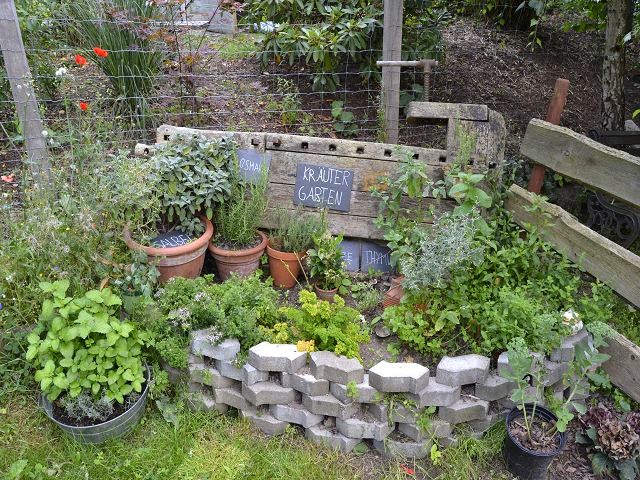 Gartensommer Krauterecke