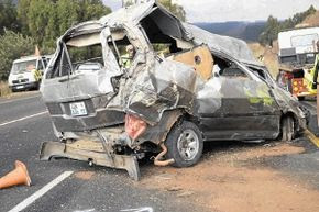 Autocarro da empresa “Maningue Nice” faz acidente e mata seis pessoas em Inhambane