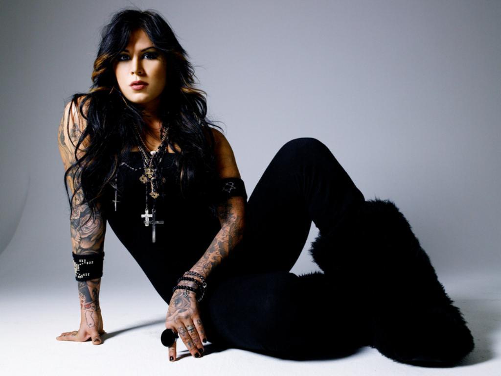 http://2.bp.blogspot.com/-BGaXfzdP2YE/Ty6kHMhVqJI/AAAAAAAADLw/ea0axzNyLbE/s1600/Kat-Von-D-Wallpapers-2011-4.jpg