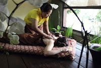 Foto Wanita sedang Spa