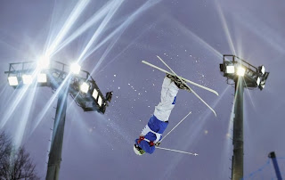 15. How’s it hangin’? - 22 Olympics Photos That Will Destroy Your Faith In Gravity 15. How’s it hangin’? - 22 Olympics Photos That Will Destroy Your Faith In Gravity