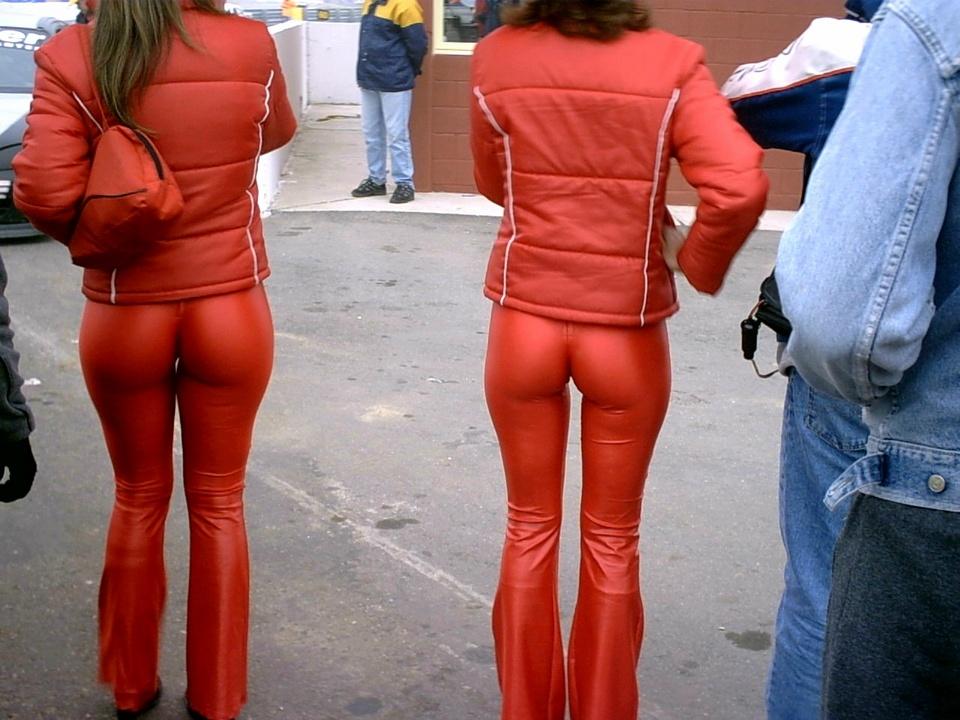 TETAS Y PIJAS tetas y pijas: