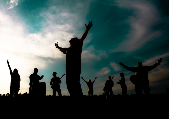 CHARLAS BÍBLICAS: EL SENTIDO DE LA ALABANZA.