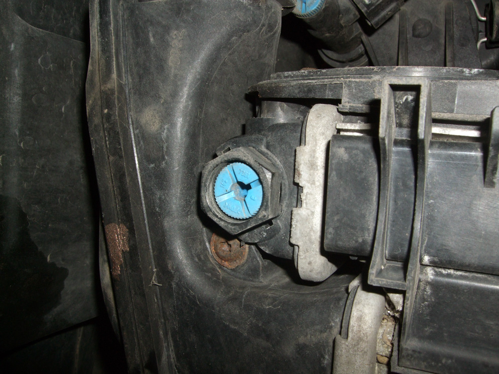 E46 HowTo Thermostat (Coolant) Removal and Replacement