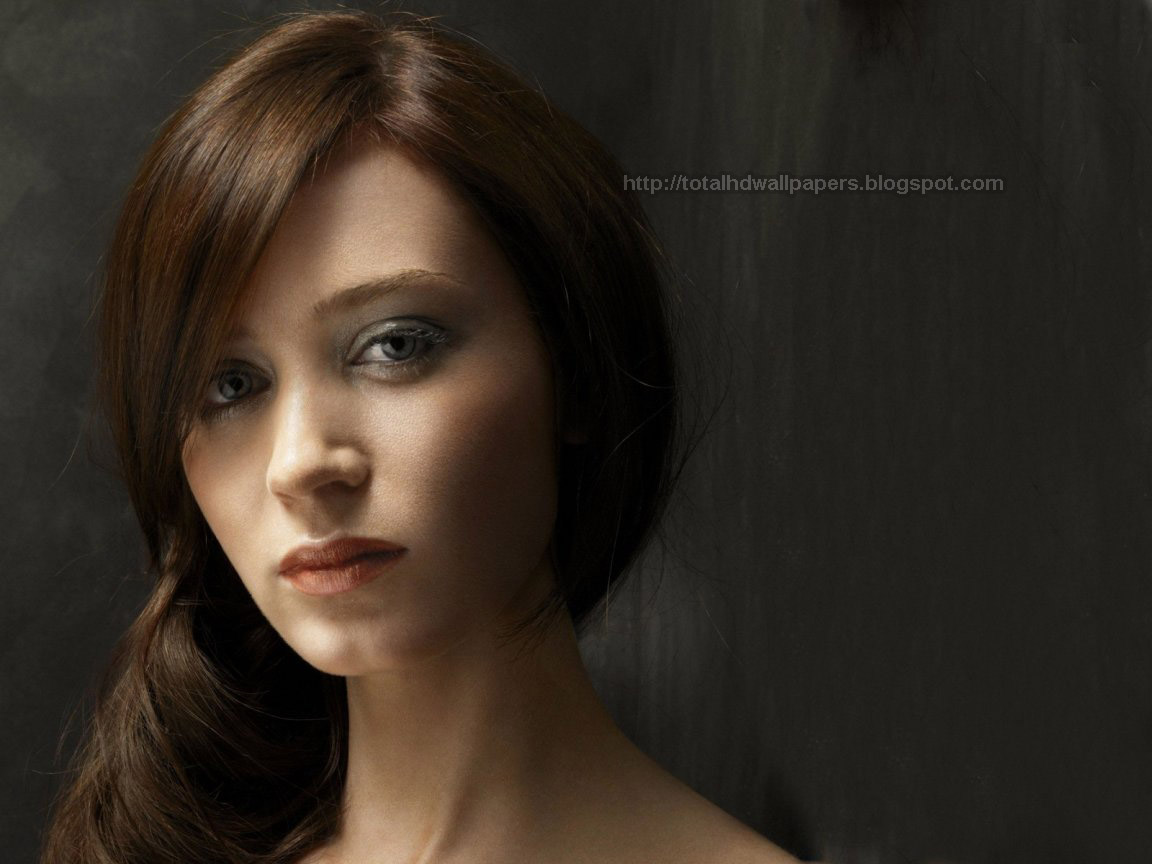 Bollywood Actress High Quality Wallpapers: Emily Blunt wallpapers hd