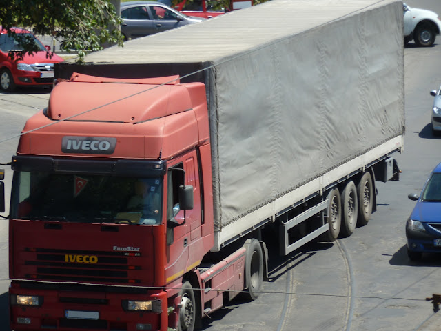 Truck , 4x2 , 4x2 Truck , Curtain SideTrailer , Iveco EuroStar Cursor 4x2 Truck , Iveco EuroStar Cursor , Iveco EuroStar , Iveco , EuroStar , Cursor , EuroStar Cursor , Red