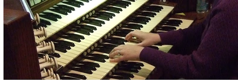 Organist Heidi