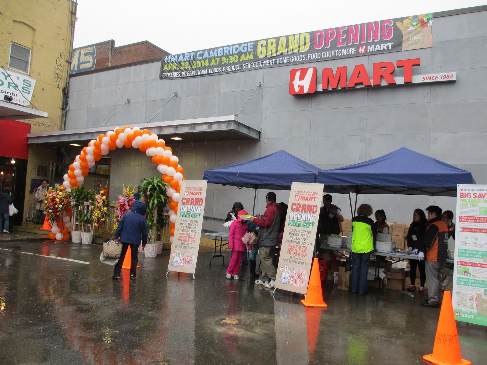 JapaneseAmerican in Boston H Mart Cambridge is finally open!