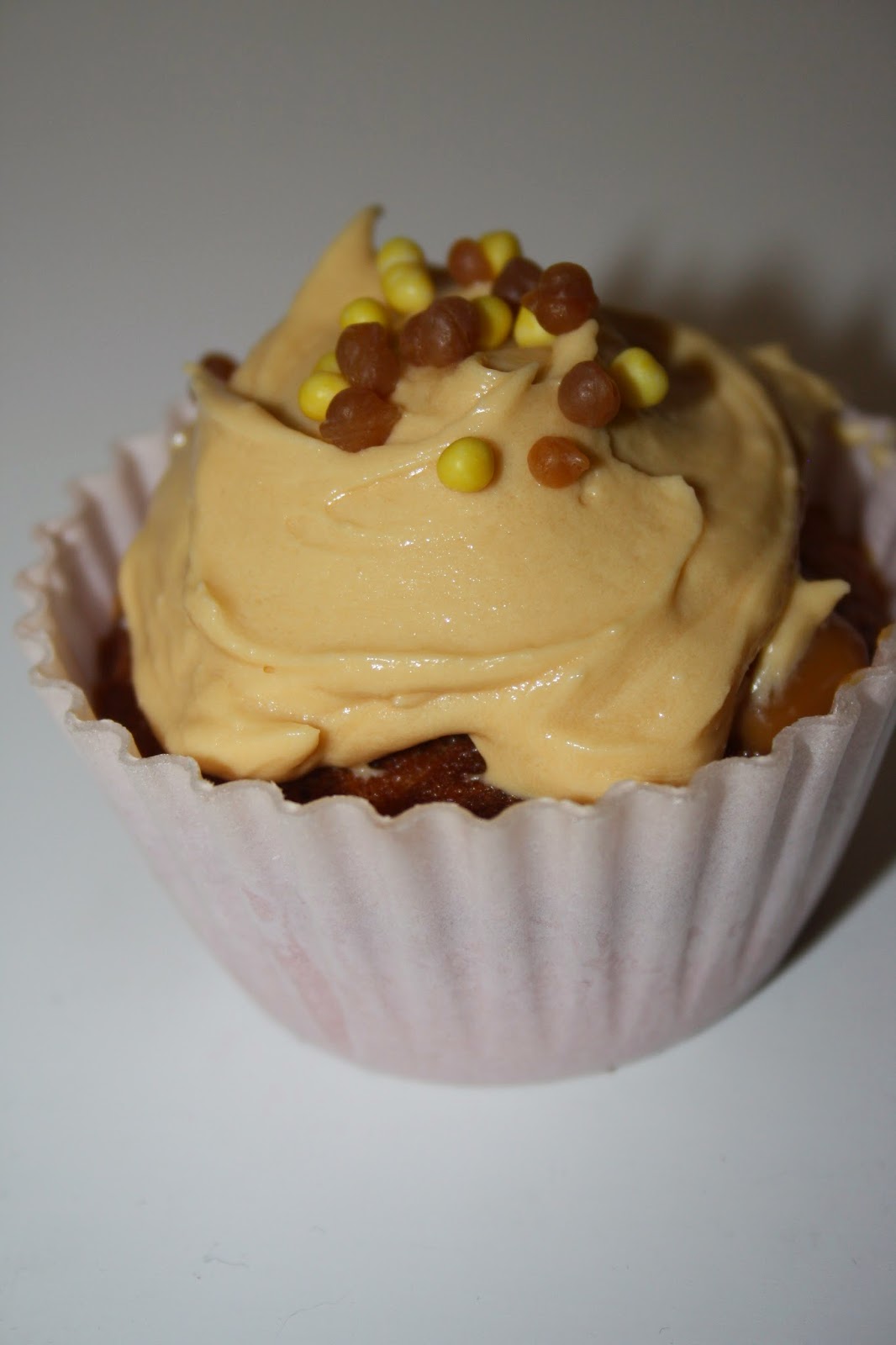 Caroline Makes.... Banoffee Cupcakes in Edible Cake Cases