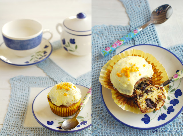 Magdalenas de naranja y chocolate con glaseado