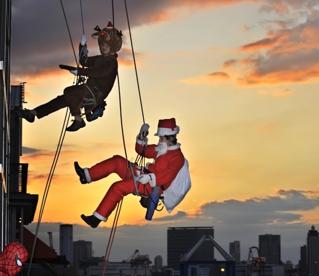 RobinsonSolutions Professional Window Cleaning Merry Christmas Window