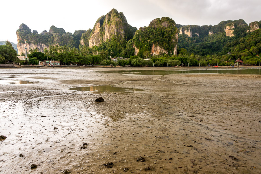 Railay. Rock climbing