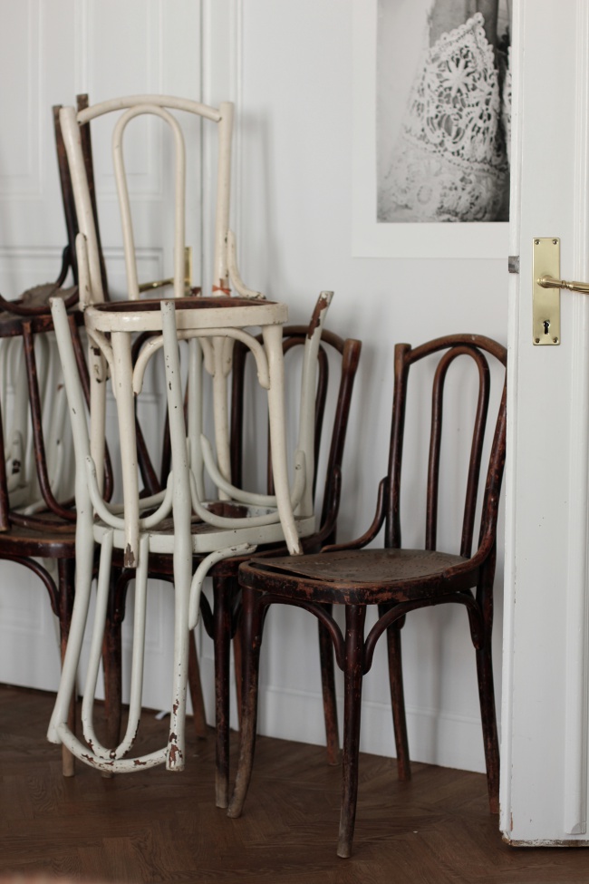 me - a chair lover 2 17doorsthonet1 me - a chair lover