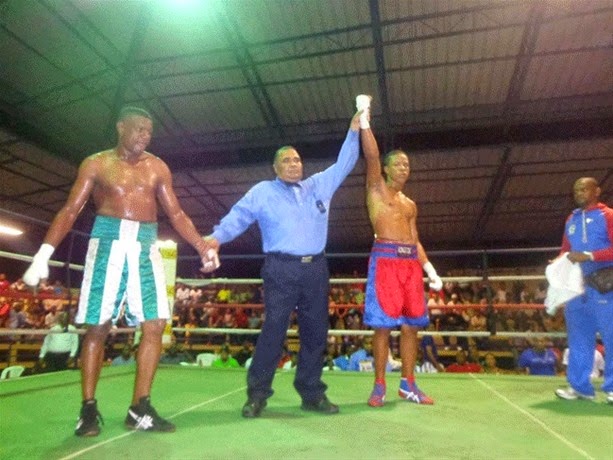 “Clavo” Rodríguez derrota veterano Francisco Lorenzo.