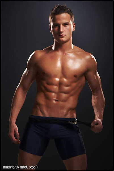 image of bodybuilder male nude