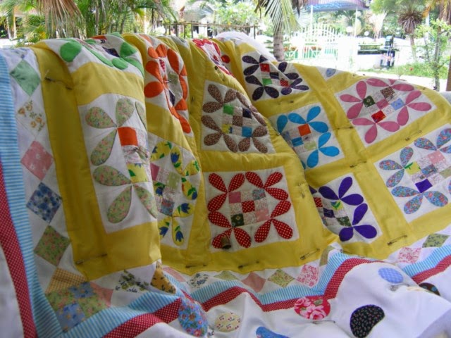 Honey bee quilt