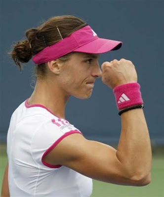 Andrea Petkovic perfectly curve in Rodgers Cup 2011
