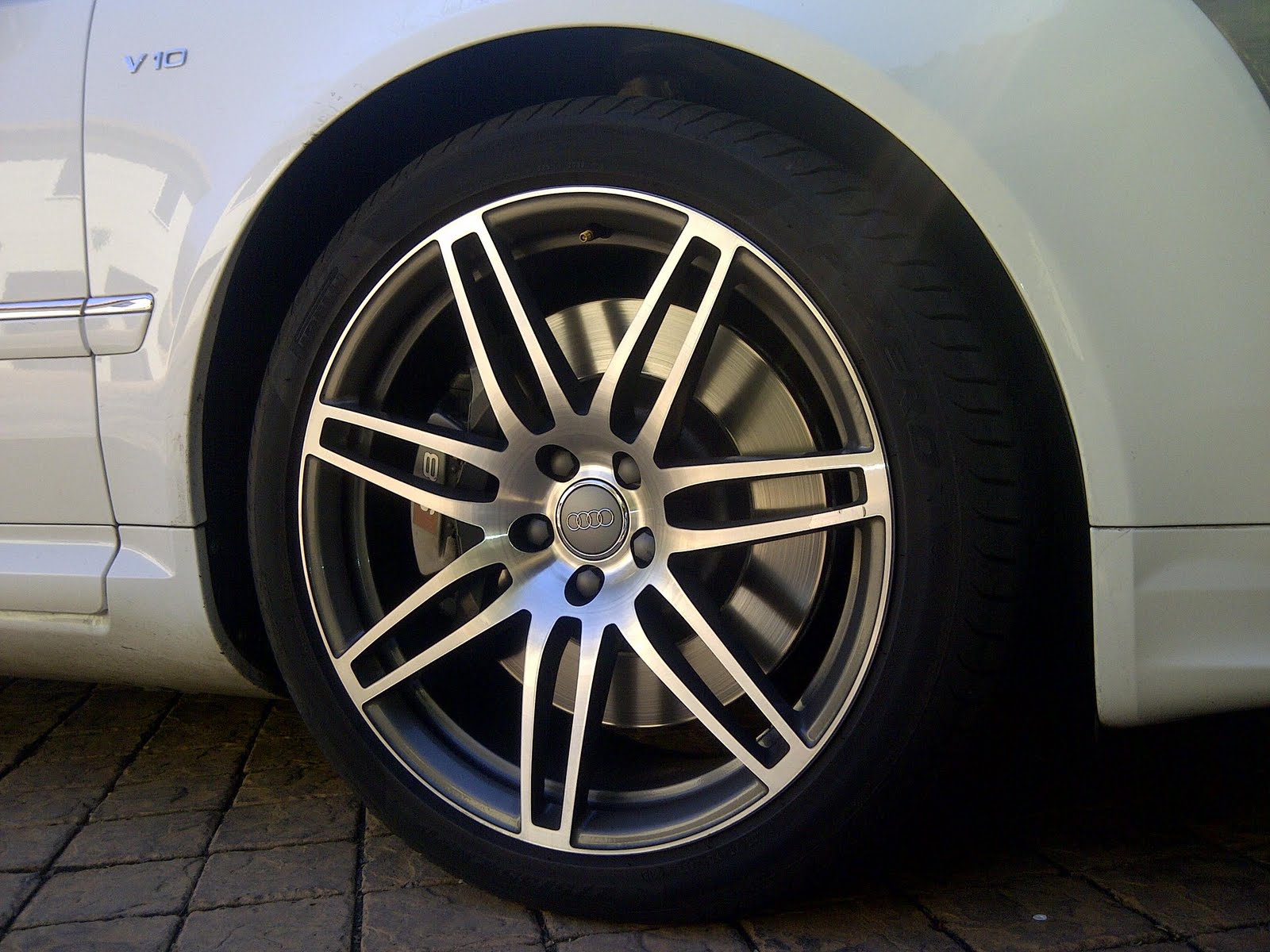 2008 Audi S8 V10