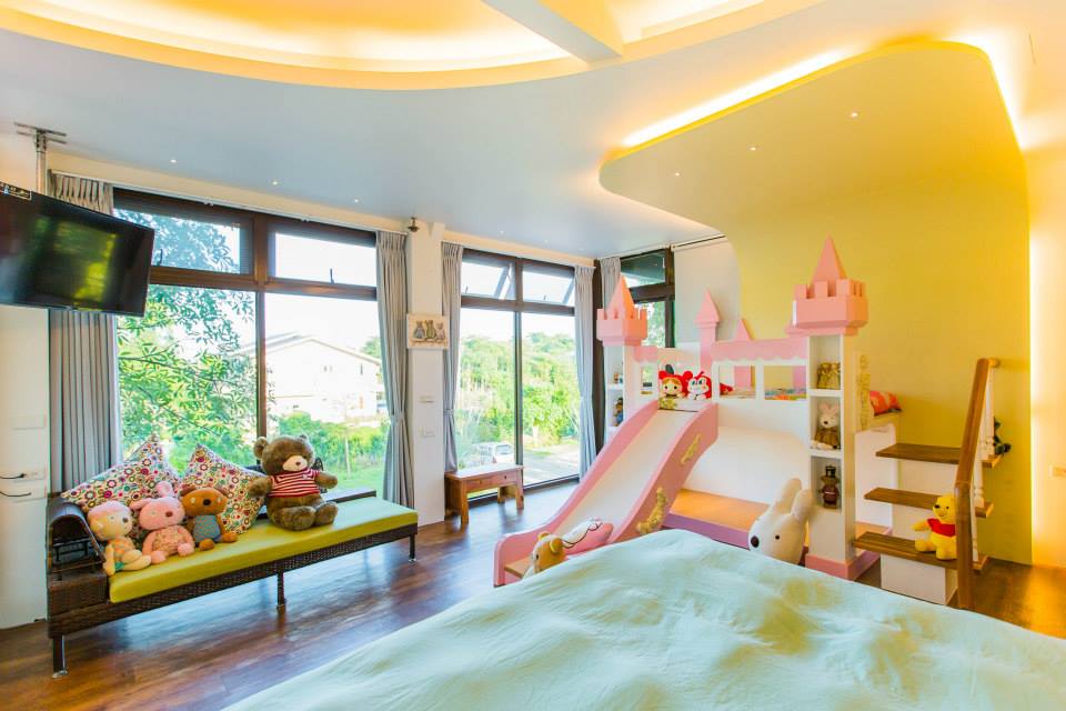 Pink Song Hotel Room Pink Song Hotel Room