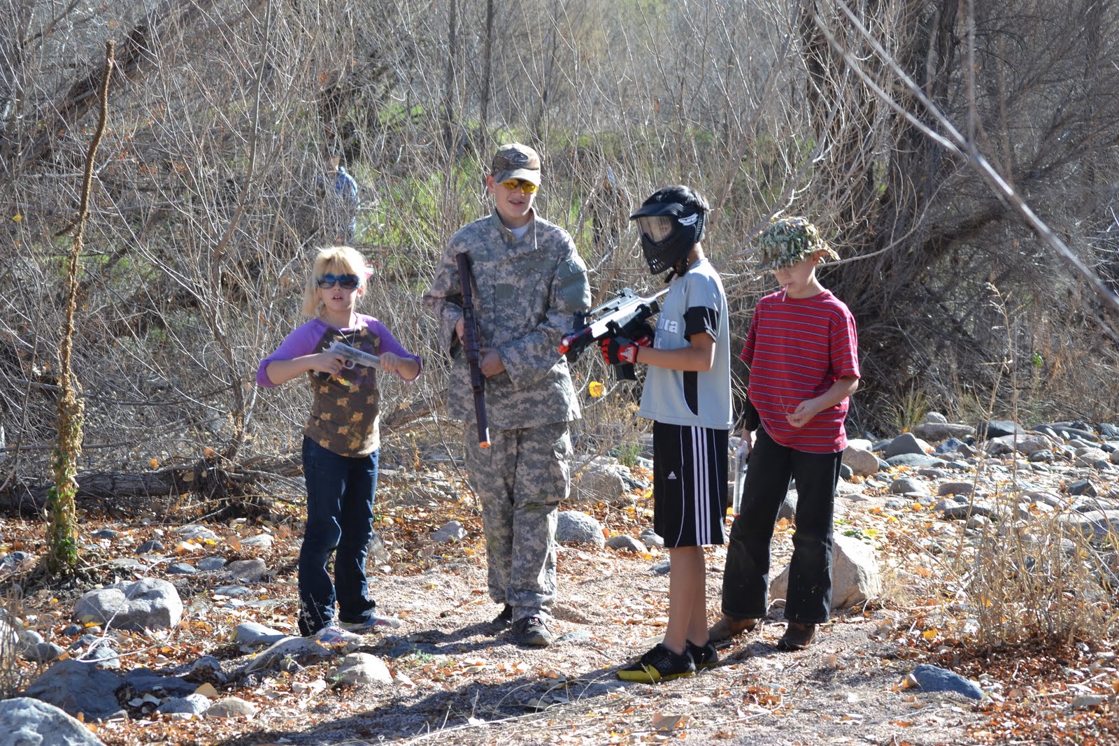 The HannaFamily: Airsoft Gun War