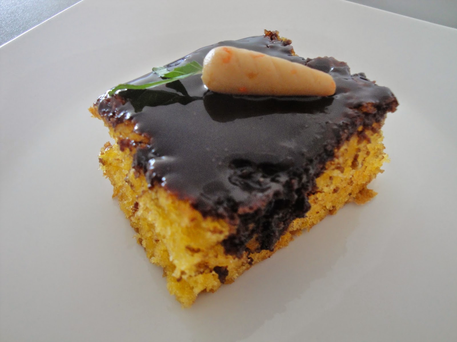 Bolo de Cenoura Fofinho com Cobertura de Chocolate