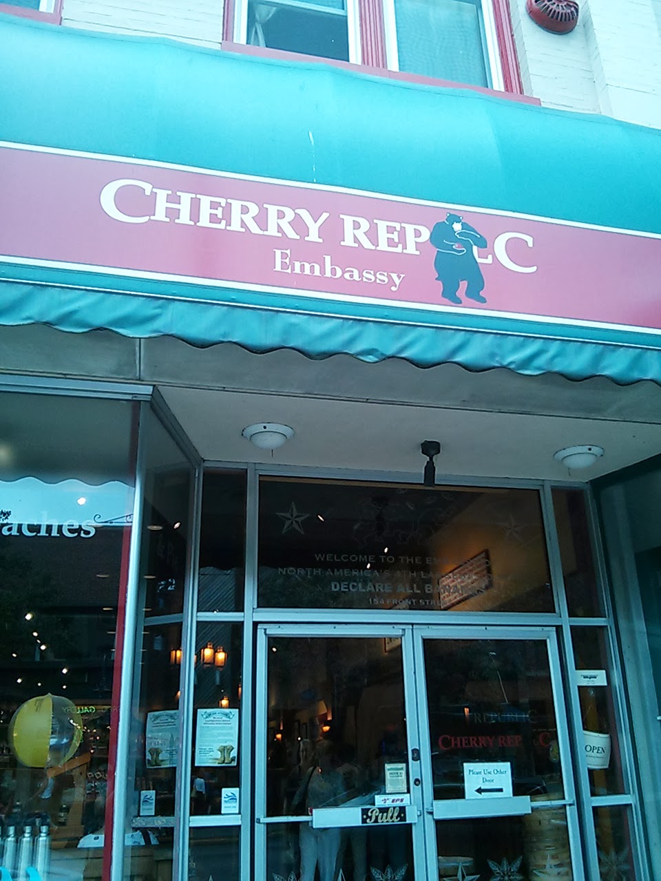 Traverse City, MI Cherry Republic Embassy Explore This City