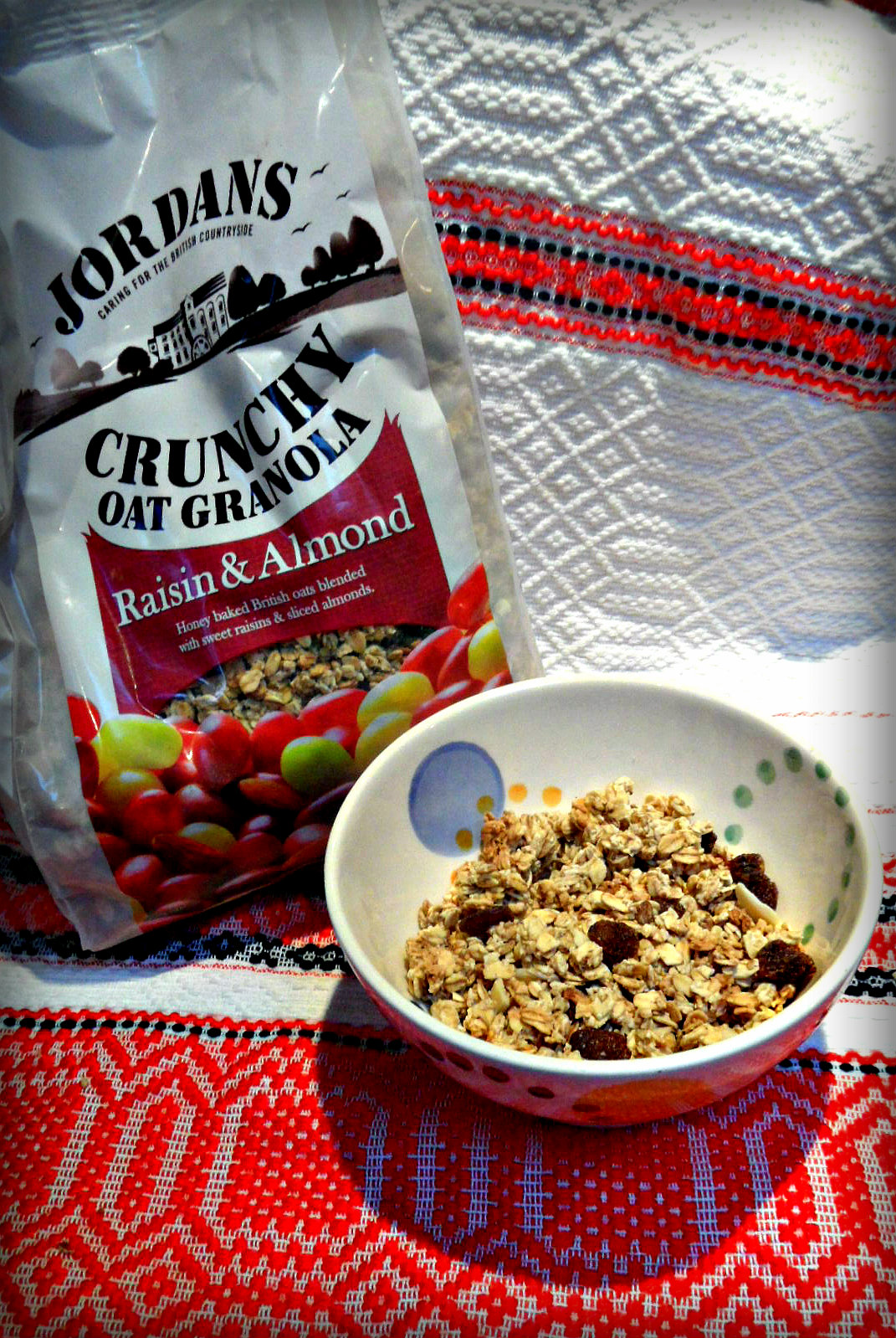 Chez Maximka Jordans Crunchy Oat Granola Raisin & Almond