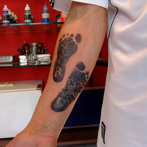 Ayak izi Dövme ModelleriBeşiktaş Tattoo Piercing