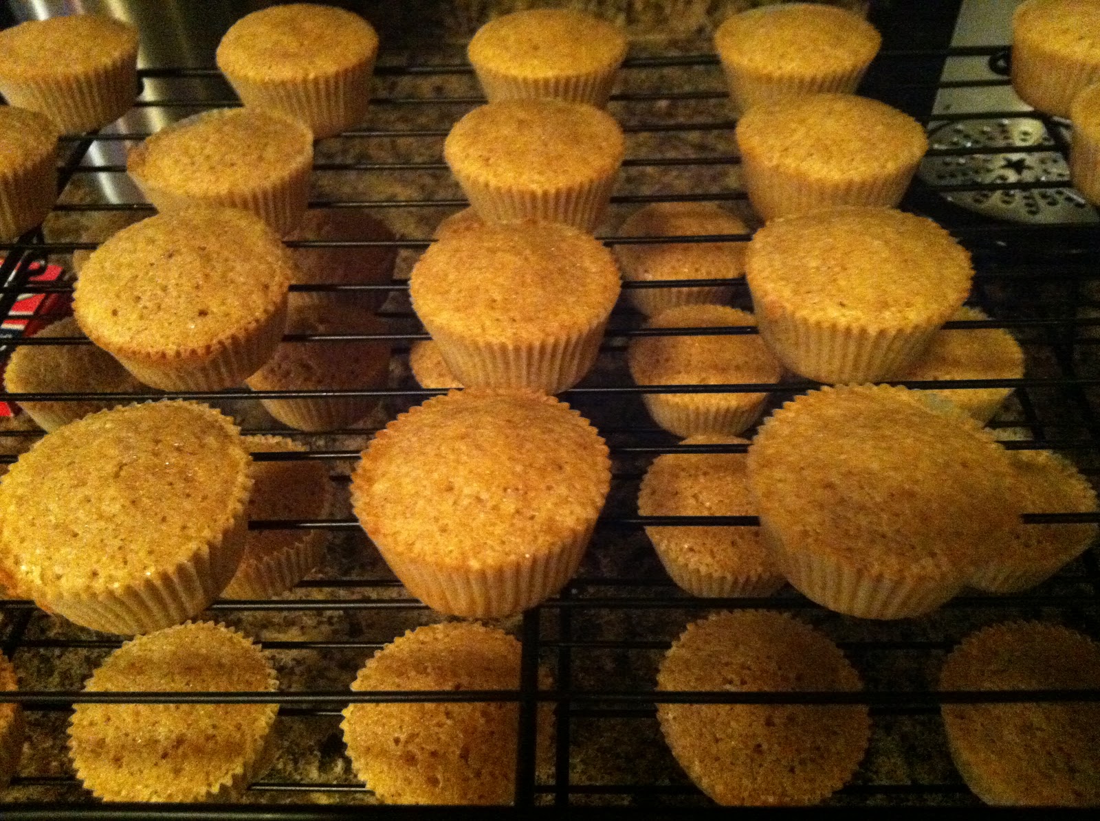 Banana Rum Baking Gingerbread Rum Mini Cupcakes with Cinnamon Buttercream