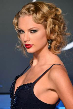 foto taylor swift di acara MTV Video Music Awards 2013 foto taylor swift di acara MTV Video Music Awards 2013