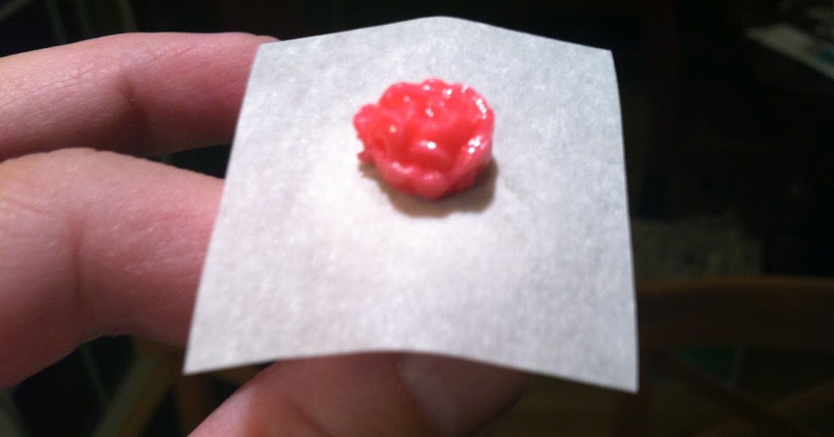 The Iced Queen Piping Roses with Tip 101s