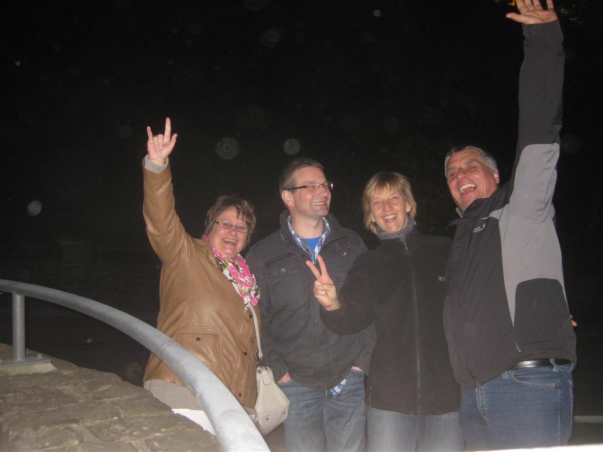 Presseberichte Mannerballett Die Tanzbienen