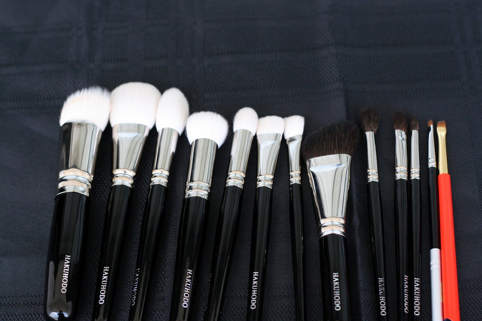 We Should Makeup More Hakuhodo Brushes