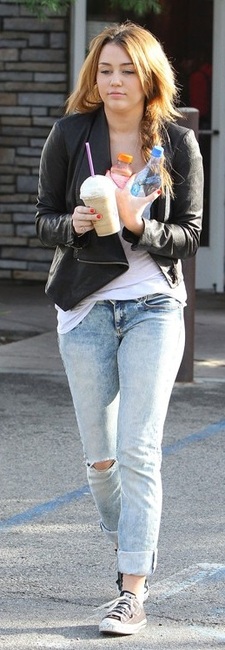 Kristen Stewart Kristen Stewart Converse. Kristen Stewart
