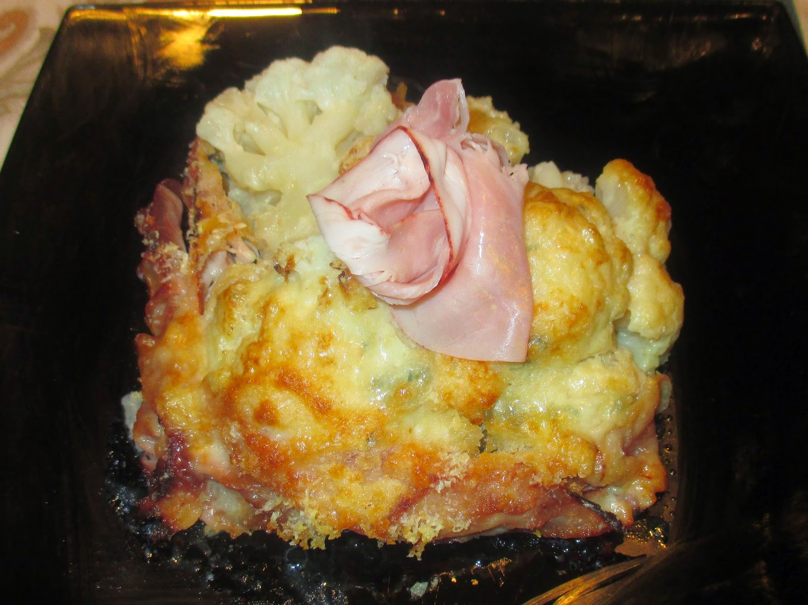 FANTASIE IN FORNO CAULIFLOWER AU GRATIN WITH TALEGGIO CHEESE AND HAM