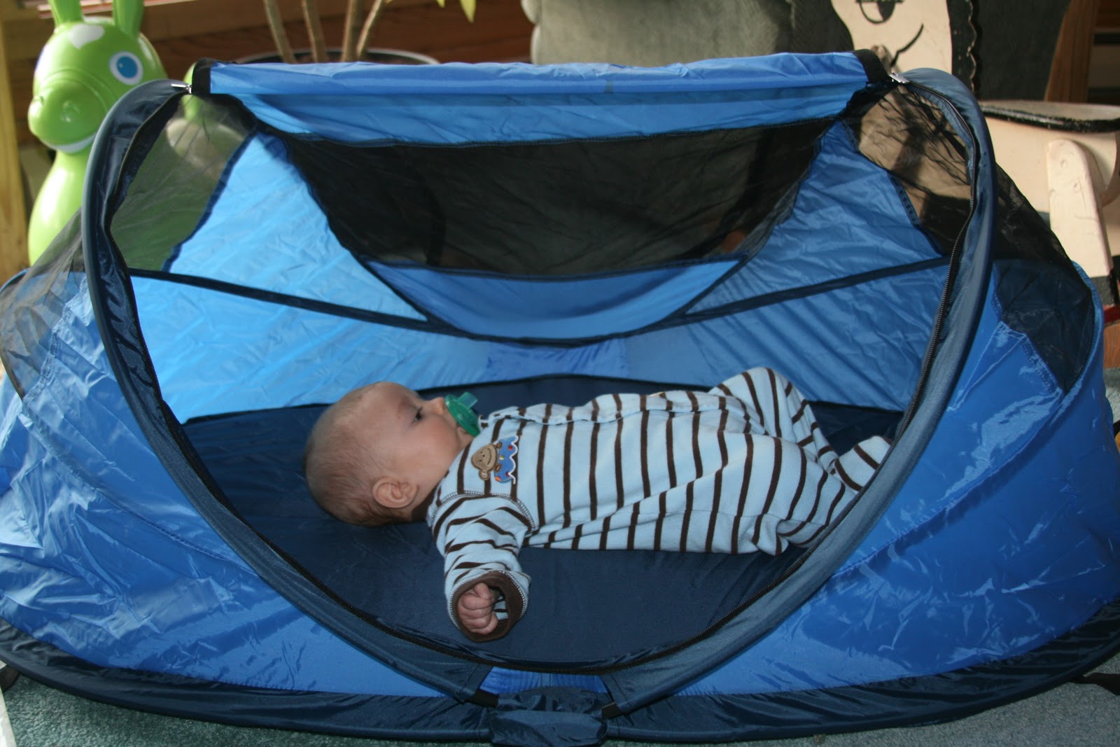 KidCo PeaPod and PeaPod Plus Review plus *Giveaway!* Tales of a