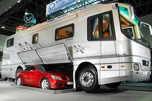 Laxurious Mercedus Benz bus12