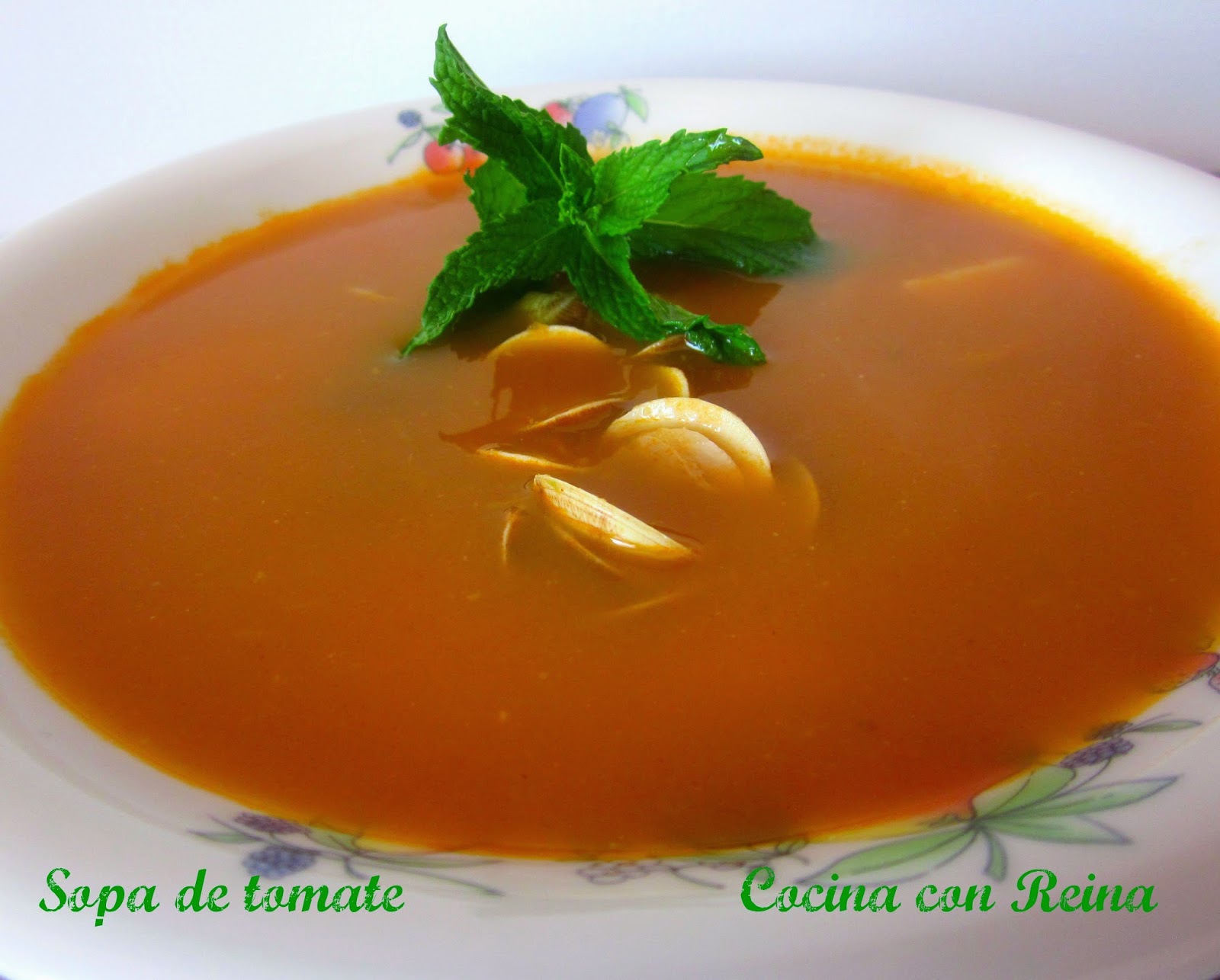 Sopa De Tomate Con Almejas #aquíhaytomate
