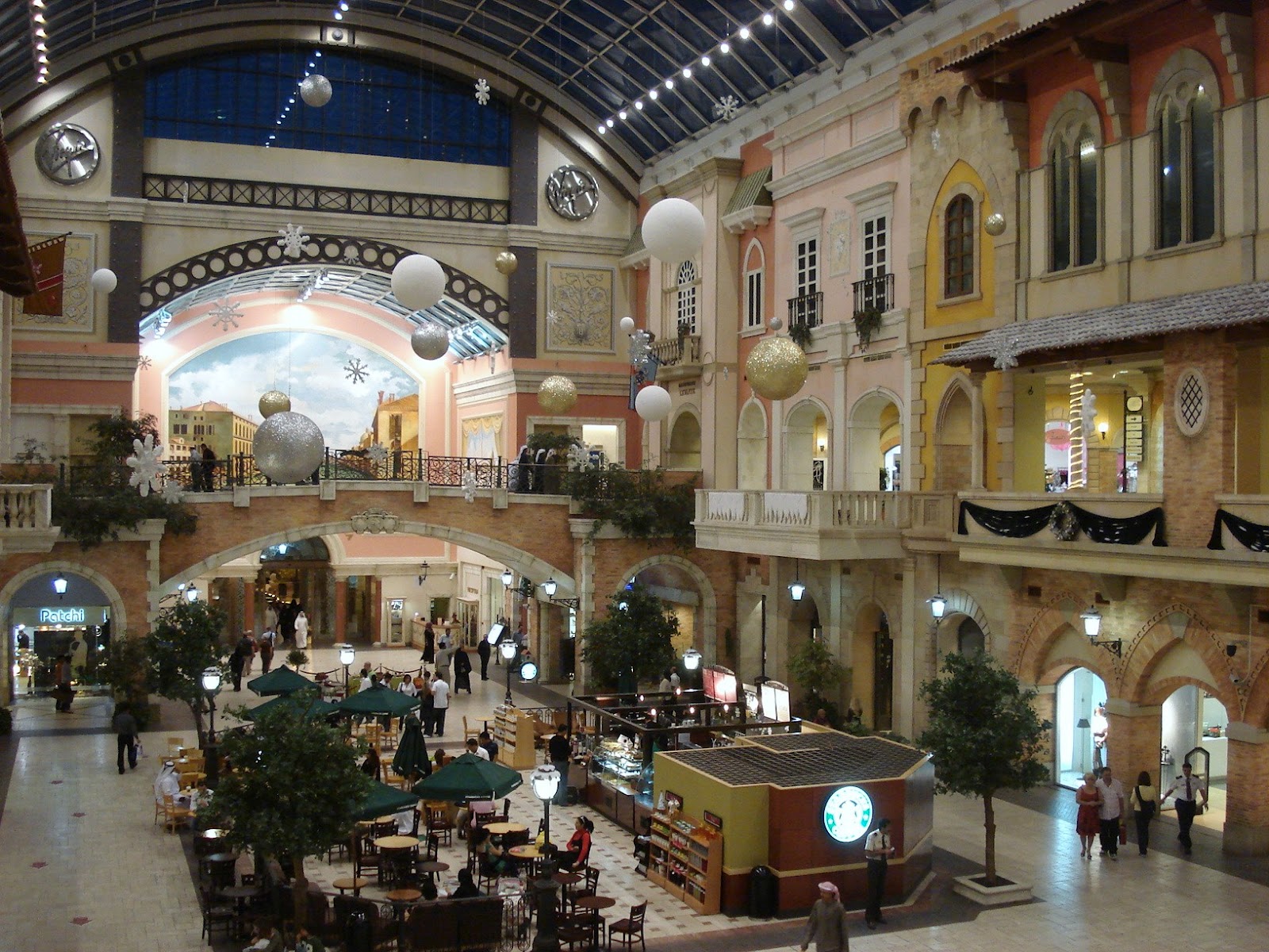Dubai Mall - Most Famous Places