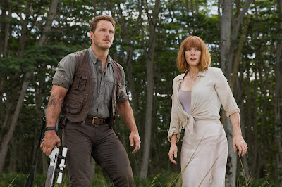 Bryce Dallas Howard and Chris Pratt in Jurassic World