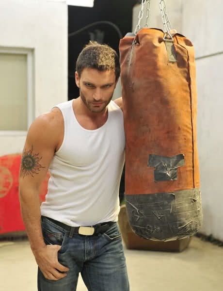Male Model Street: Hot Model and Actor Julian Gil