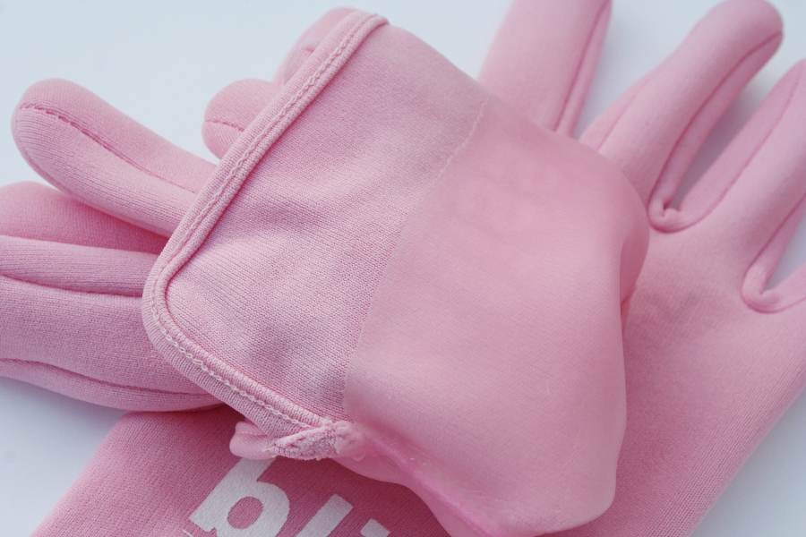 London Beauty Review Bliss launch Limited Edition Pink Glamour Gloves