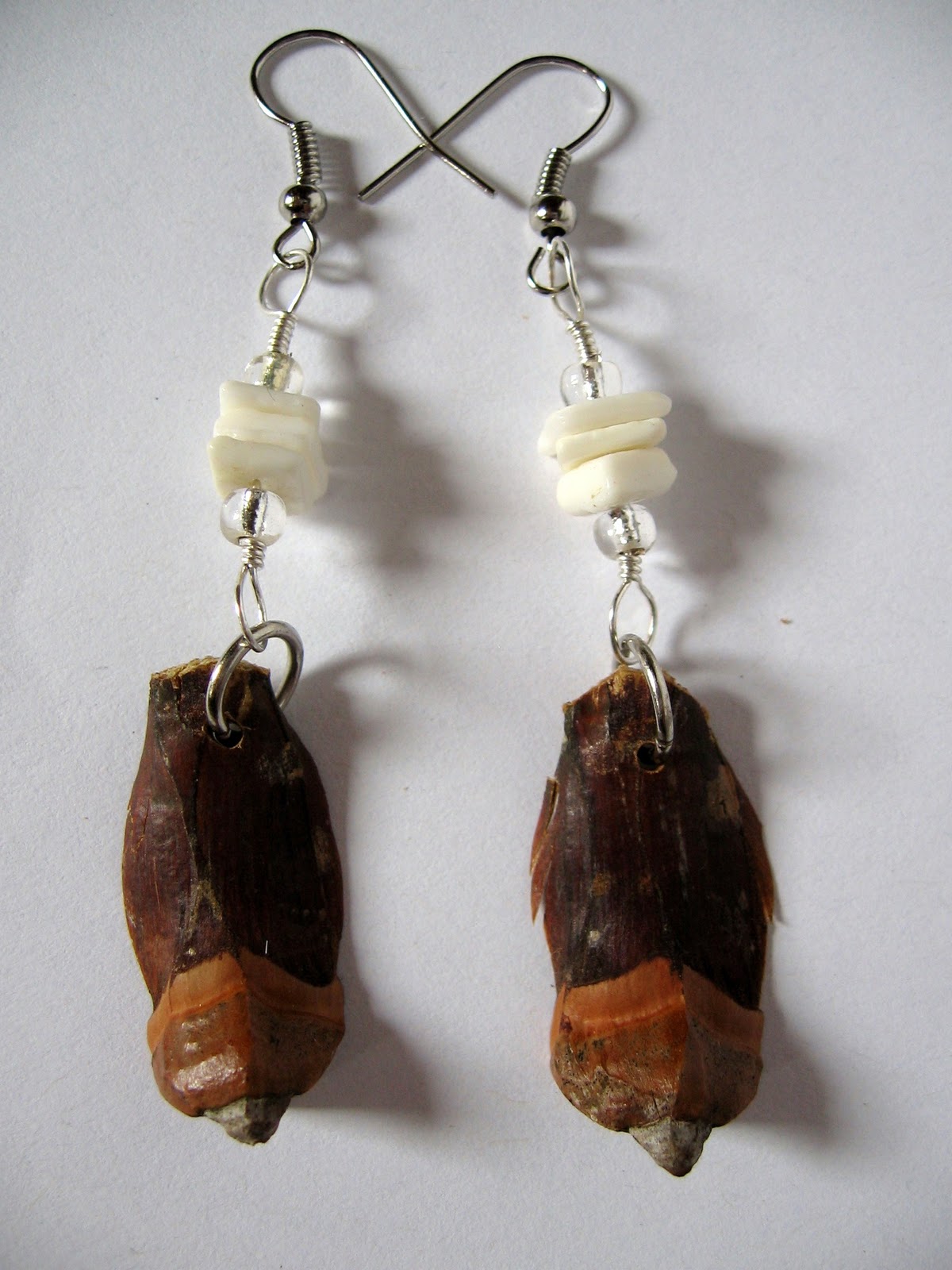 Eco warrior jewellery Upcycle Jewellery tutorial Pine cone necklace