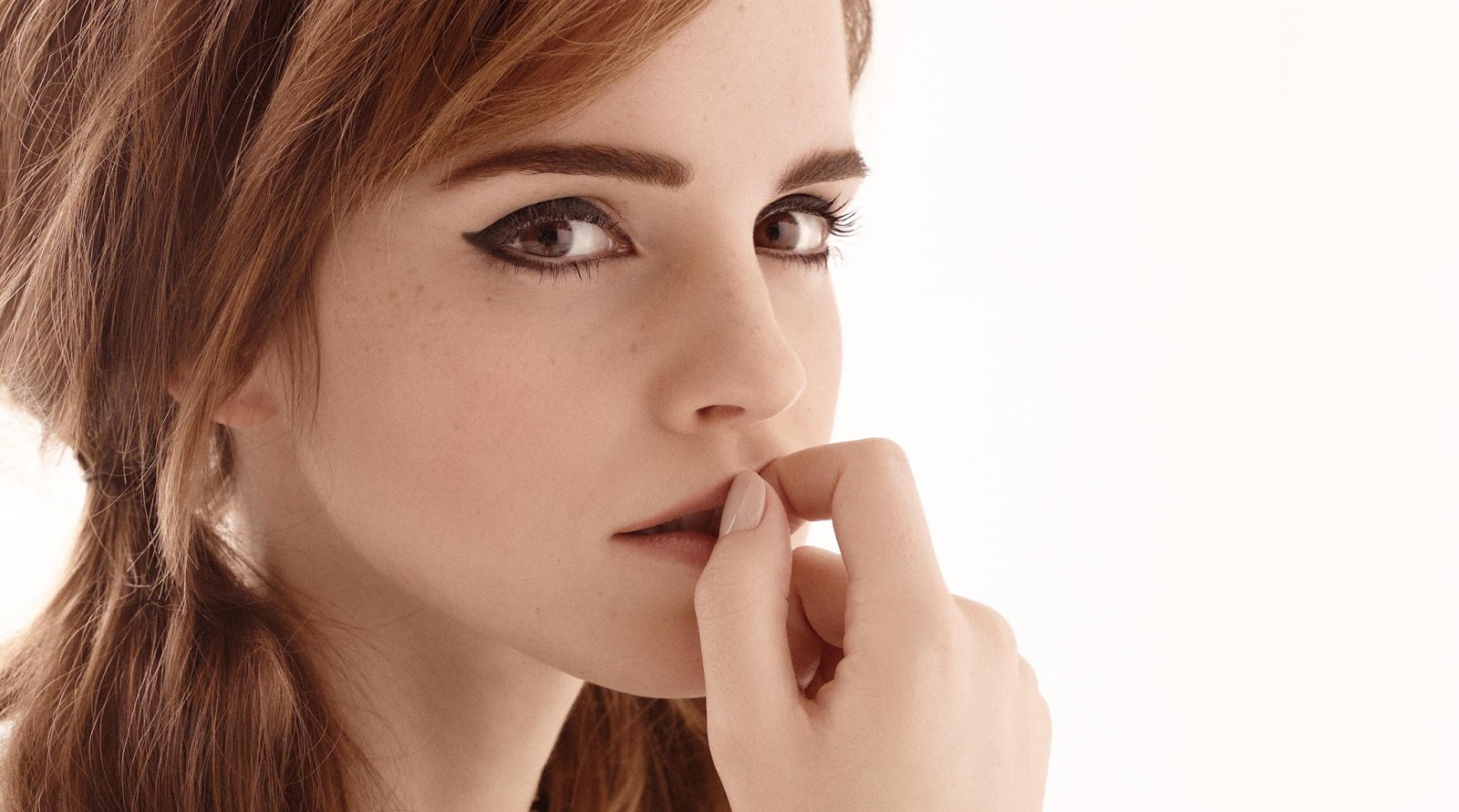 Emma Watson Hot Lips Image HD