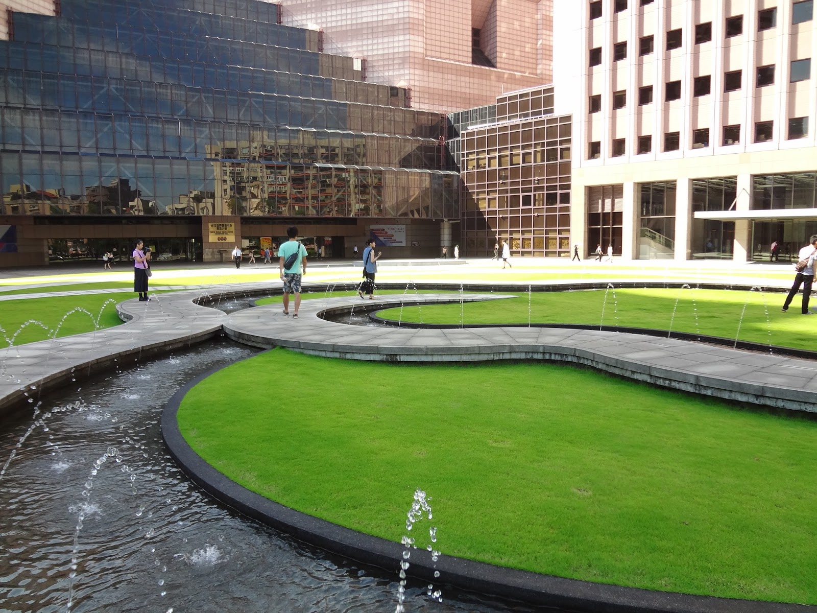 Takahashi Studio 15年 台湾ゼミ旅行 台北世界貿易センター広場