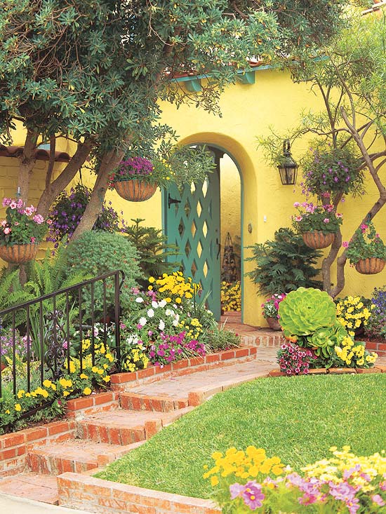 New Home Interior Design: Front Yard Flower Power